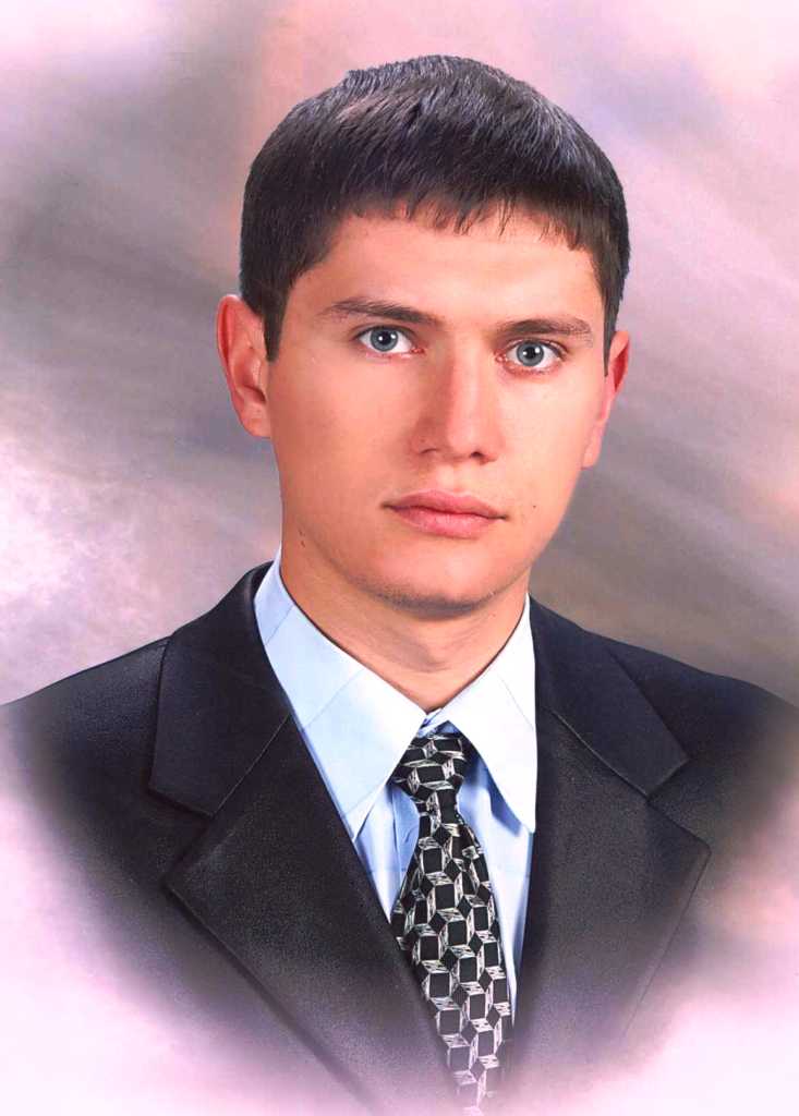 Донцов Олег Николаевич.