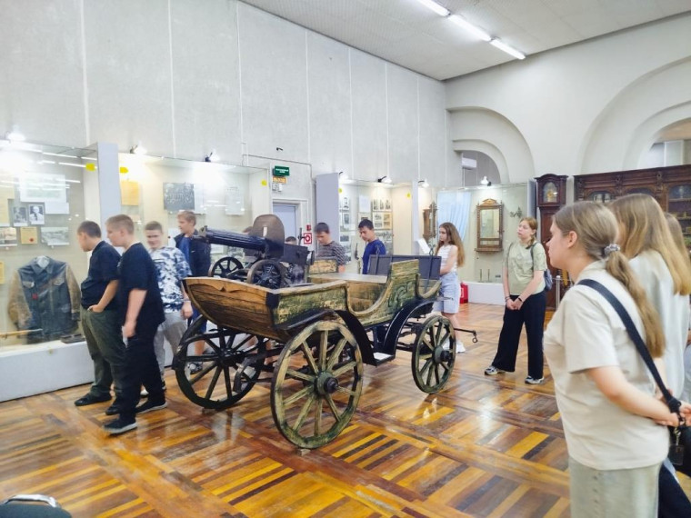 Познавательная экскурсию в Белгородский государственный историко-краеведческий музей и музей-диораму «Курская битва».
